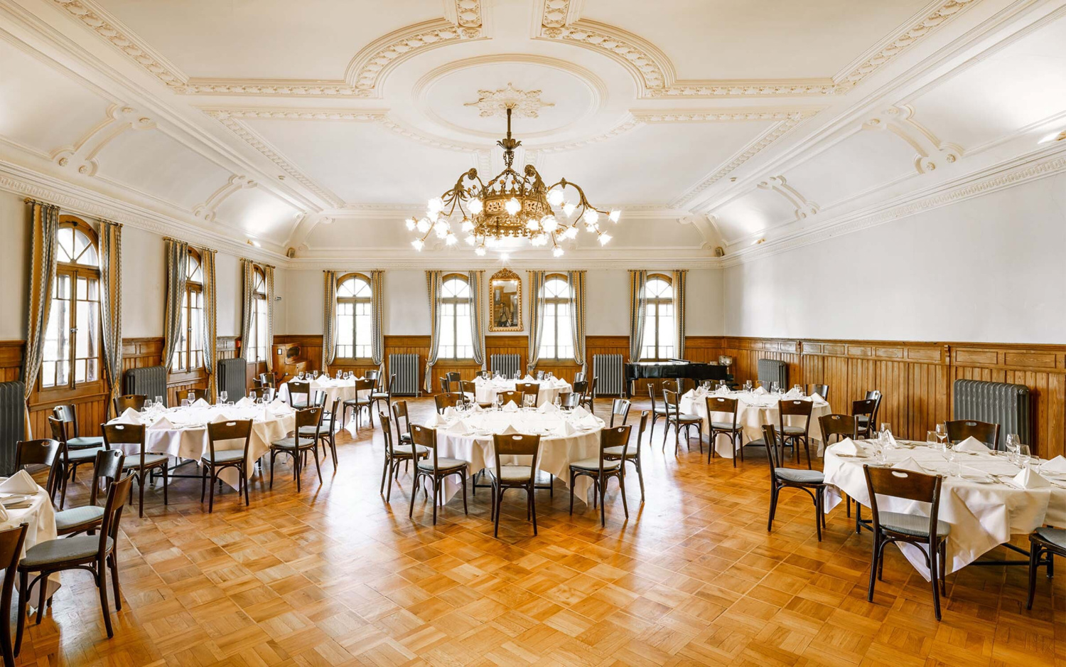 Gaststube saal swiss historic hotels 01