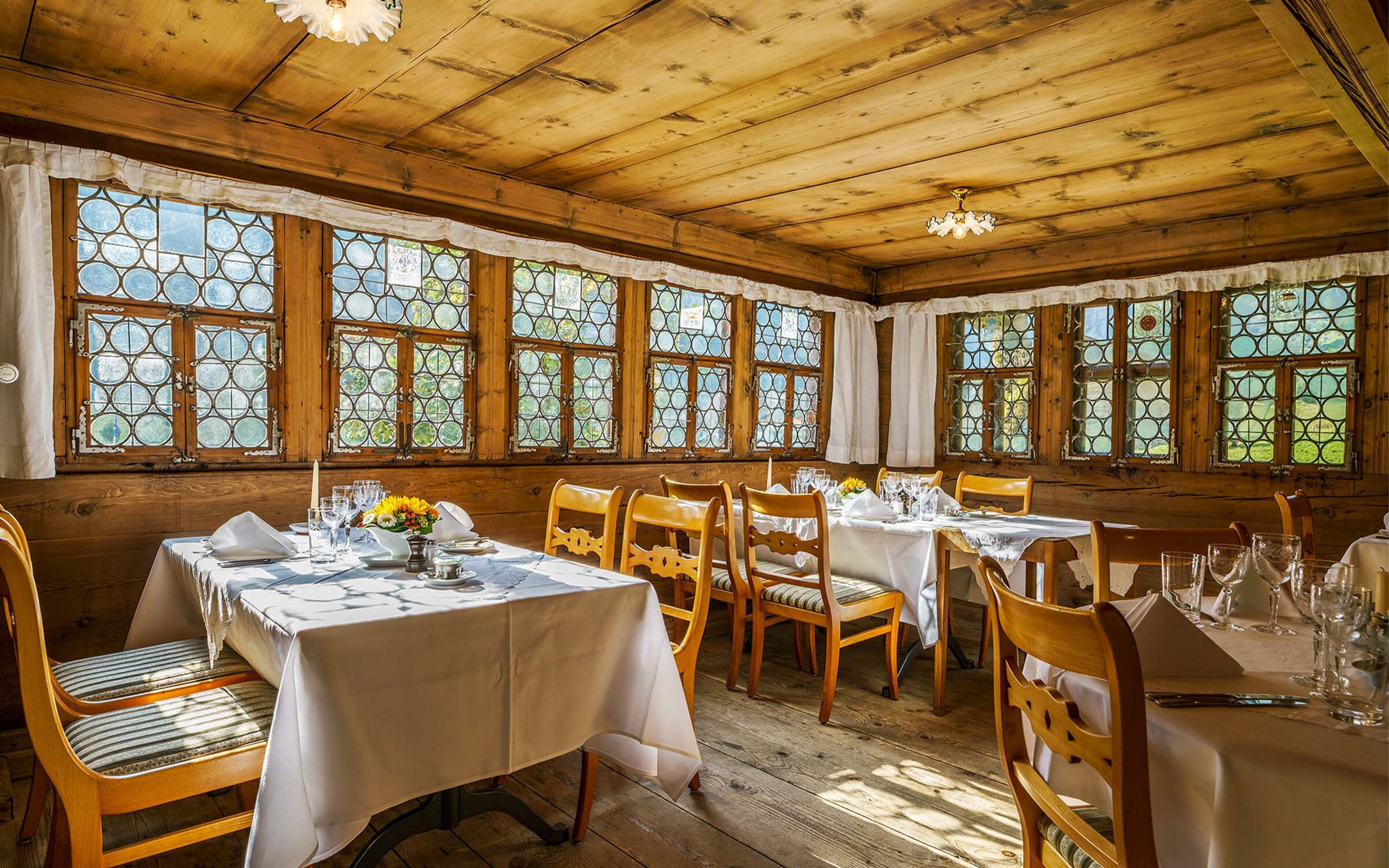 Gaststube saal swiss historic hotels 03