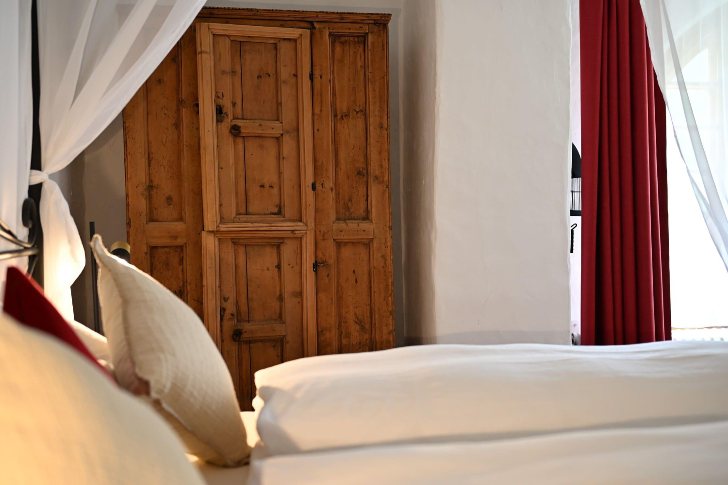 Swisshistorichotels chasa de capol zimmer23