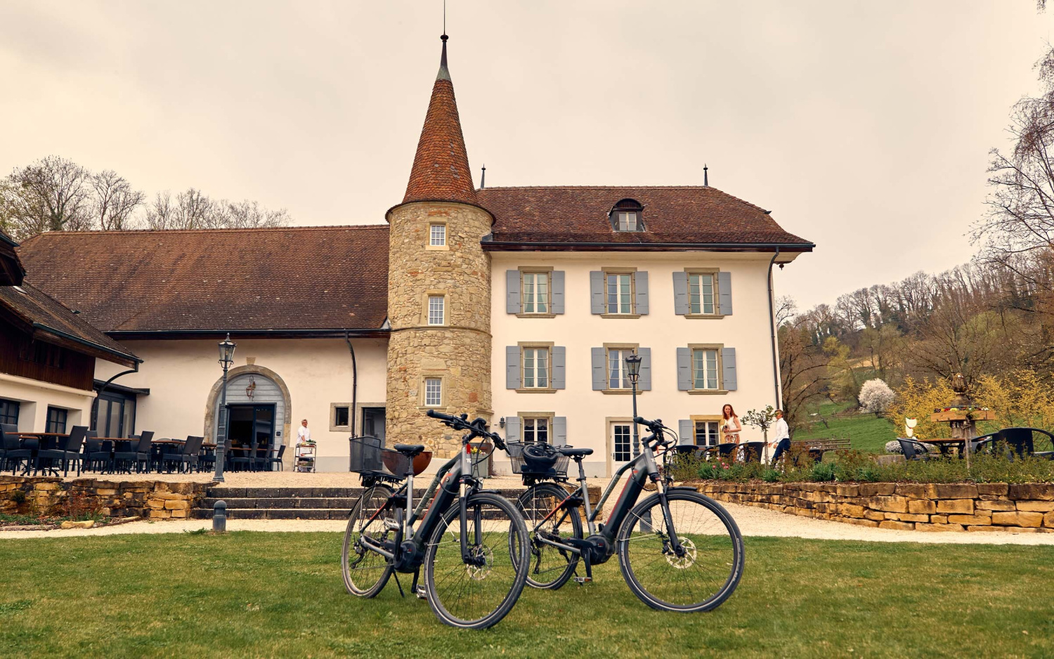 Portrait chateau salavaux swiss historic hotels 01
