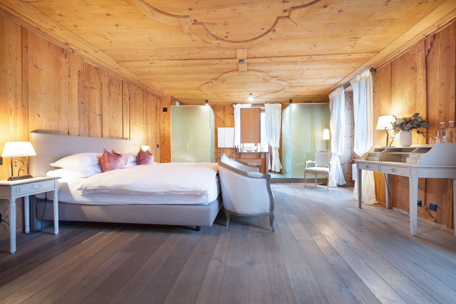 Swisshistorichotels chateau salavaux zimmer31
