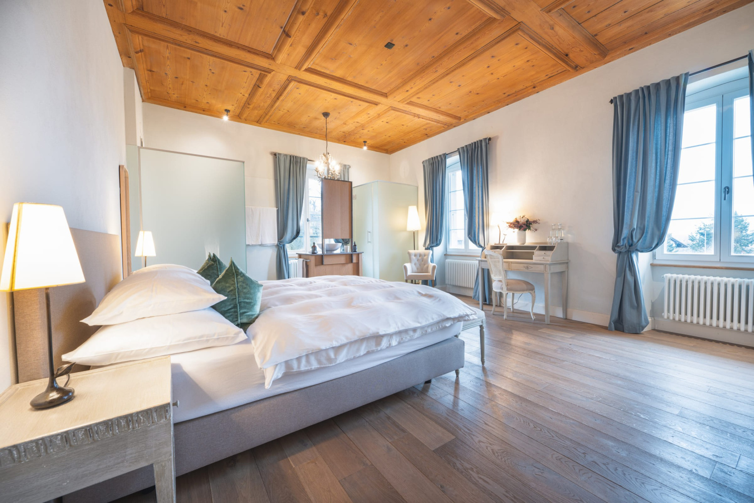 Swisshistorichotels chateau salavaux zimmer34