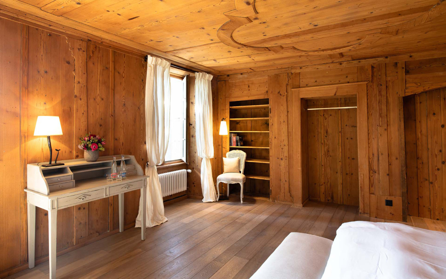 Zimmer chateau salavaux swiss historic hotels 02