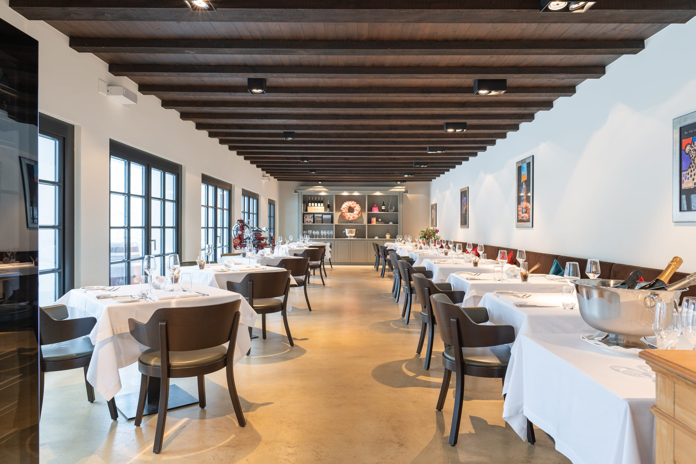 Swisshistorichotels chateau salavaux portrait31