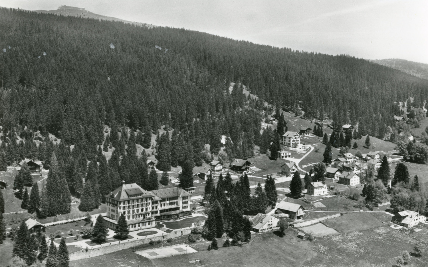 Geschichte grand hotel des rasses les rasses swiss historic hotels 02