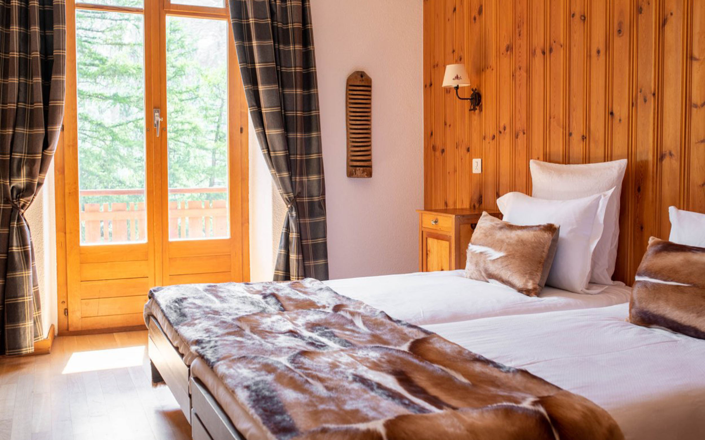 Portrait grand hotel et kurhaus arolla swiss historic hotels 08