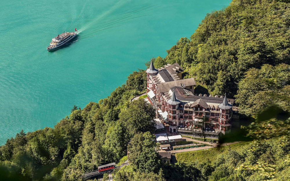 Portrait grandhotel giessbach brienz swiss historic hotels 01
