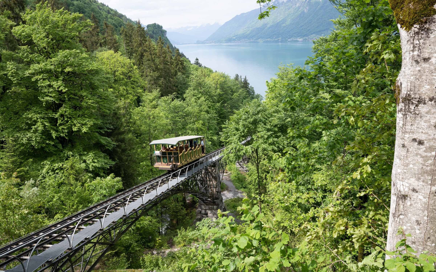 Region grandhotel giessbach brienz swiss historic hotels 03