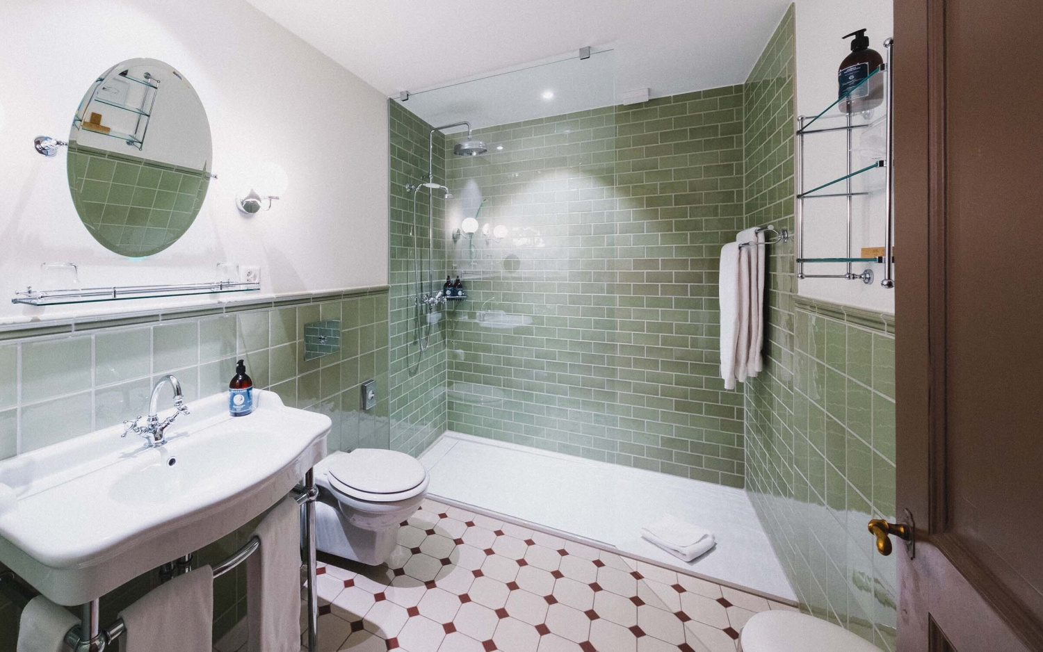 Zimmer grandhotel giessbach brienz swiss historic hotels 01