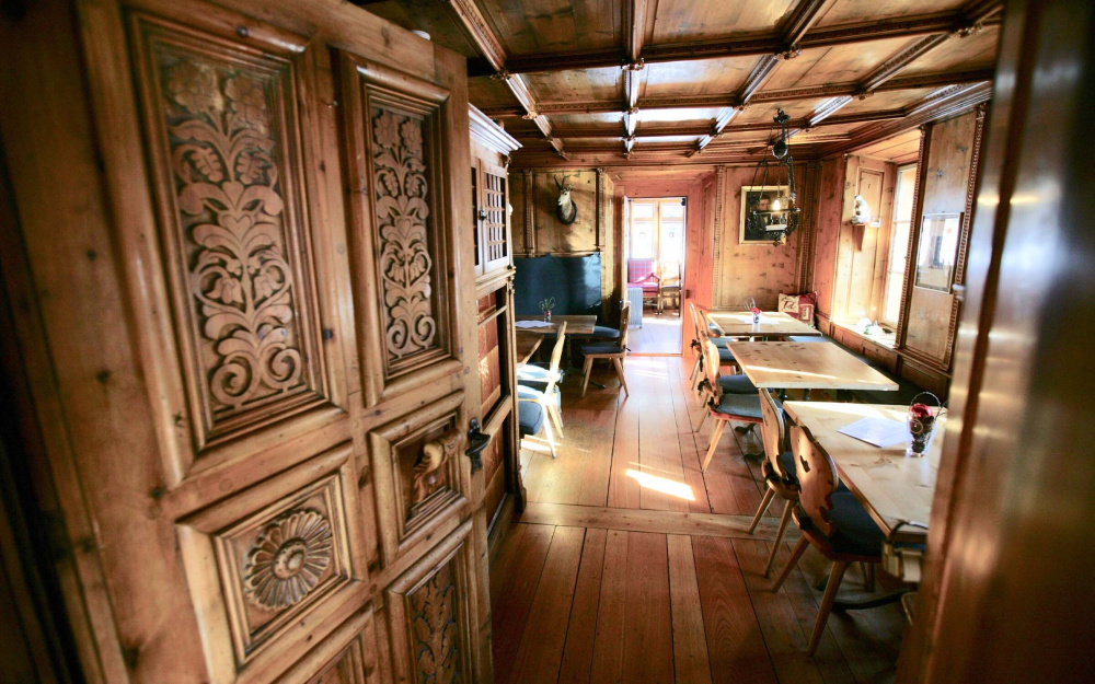 Zimmer hof zuort ramosch swiss historic hotels 03