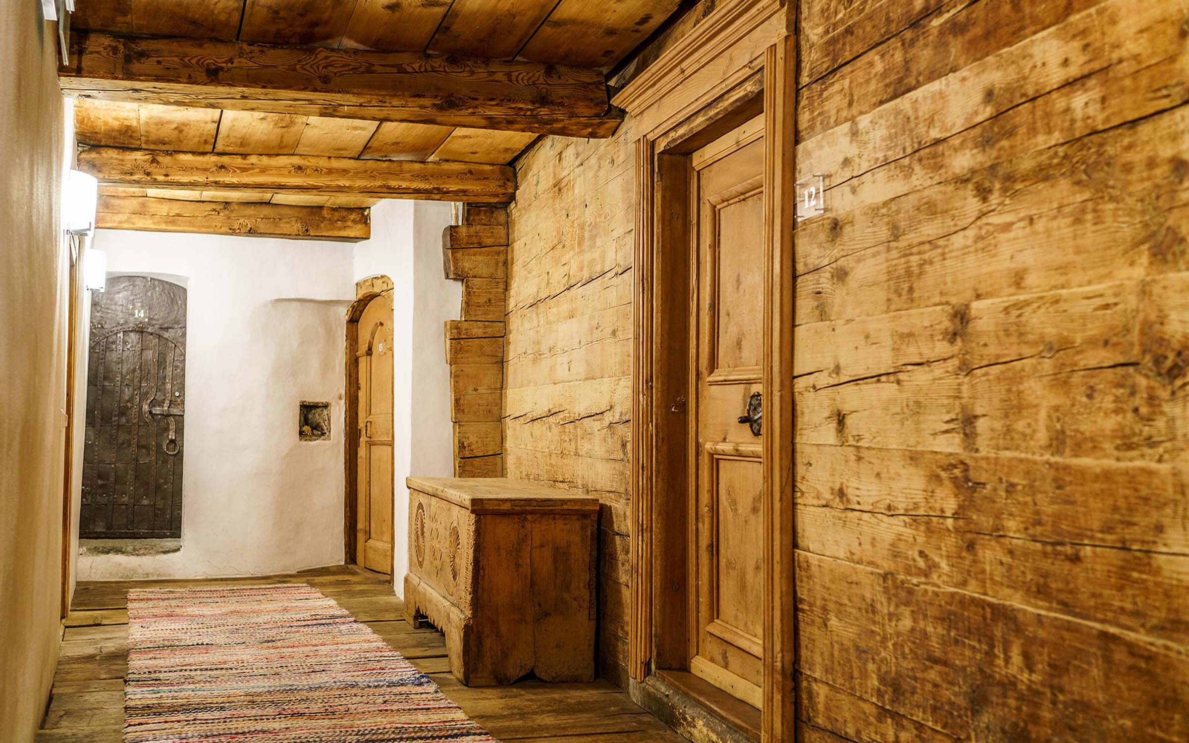 Portrait alte herberge weiss kreuz spuelgen swiss historic hotels 07