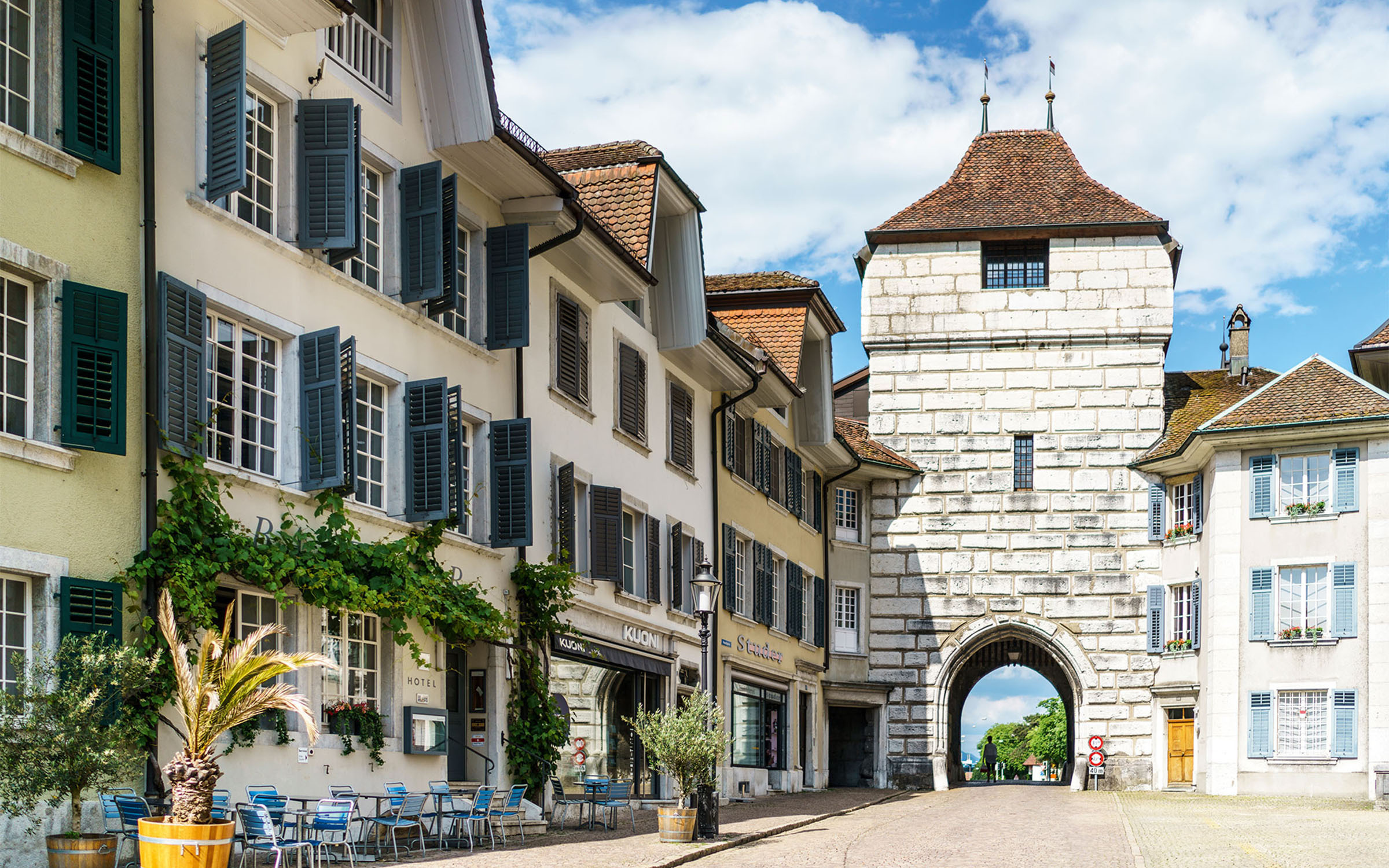 Portrait restaurant hotel baseltor solothurn swiss historic hotels 07