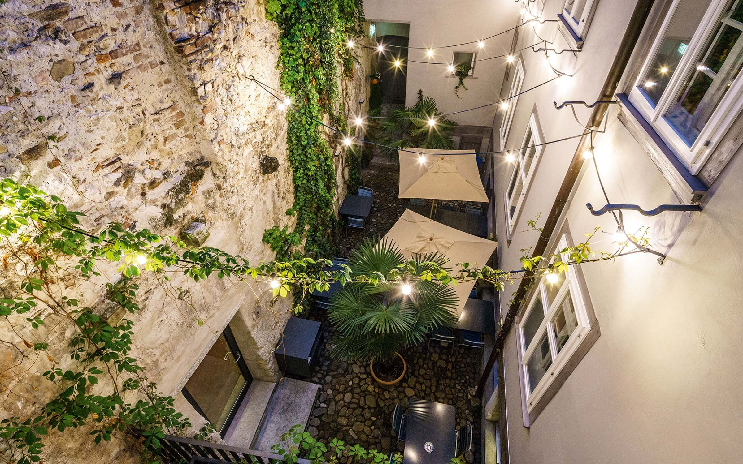 Portrait restaurant hotel baseltor solothurn swiss historic hotels 08