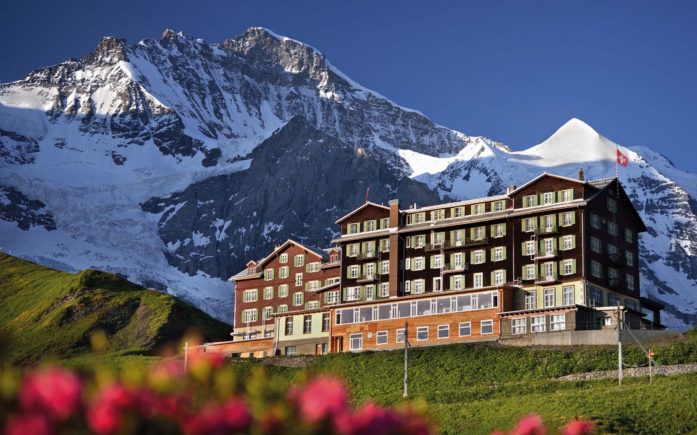 Portrait bellevue des alpes kleine scheidegg swiss historic hotels 01
