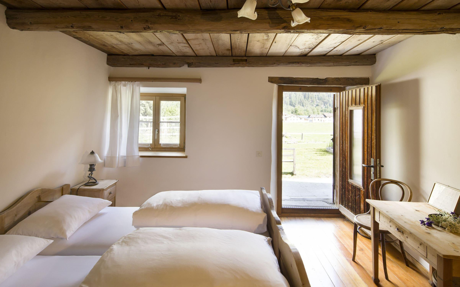 Portrait Hotel Chalavaina Swiss Historic Hotels Zimmer 02