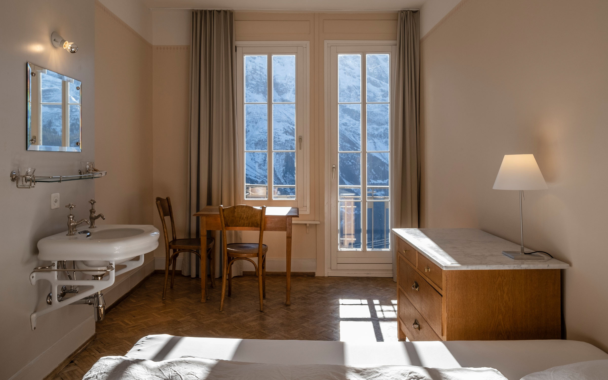 Portrait hotel muerren regina swiss historic hotels 03