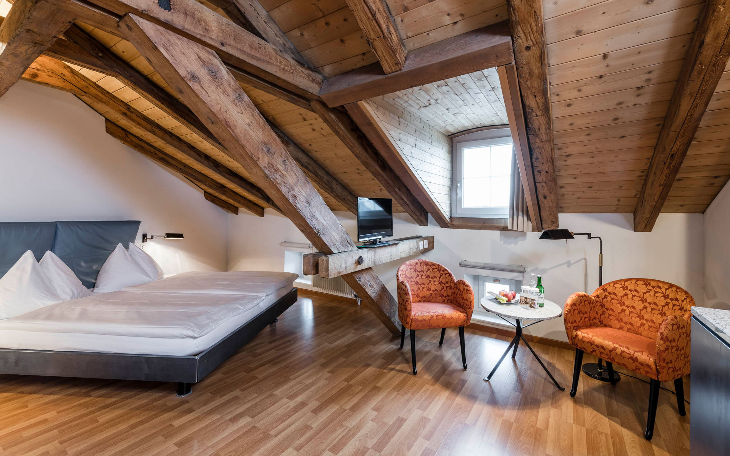 Portrait hotel stern chur swiss historic hotels 03