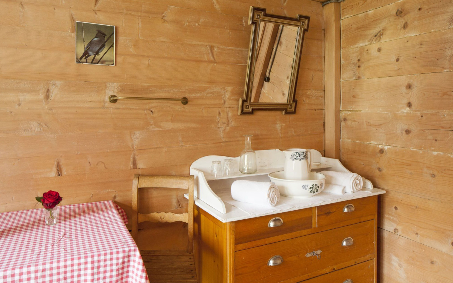 Portrait hotel pension waldrand pochtenalp kiental swiss historic hotels 04