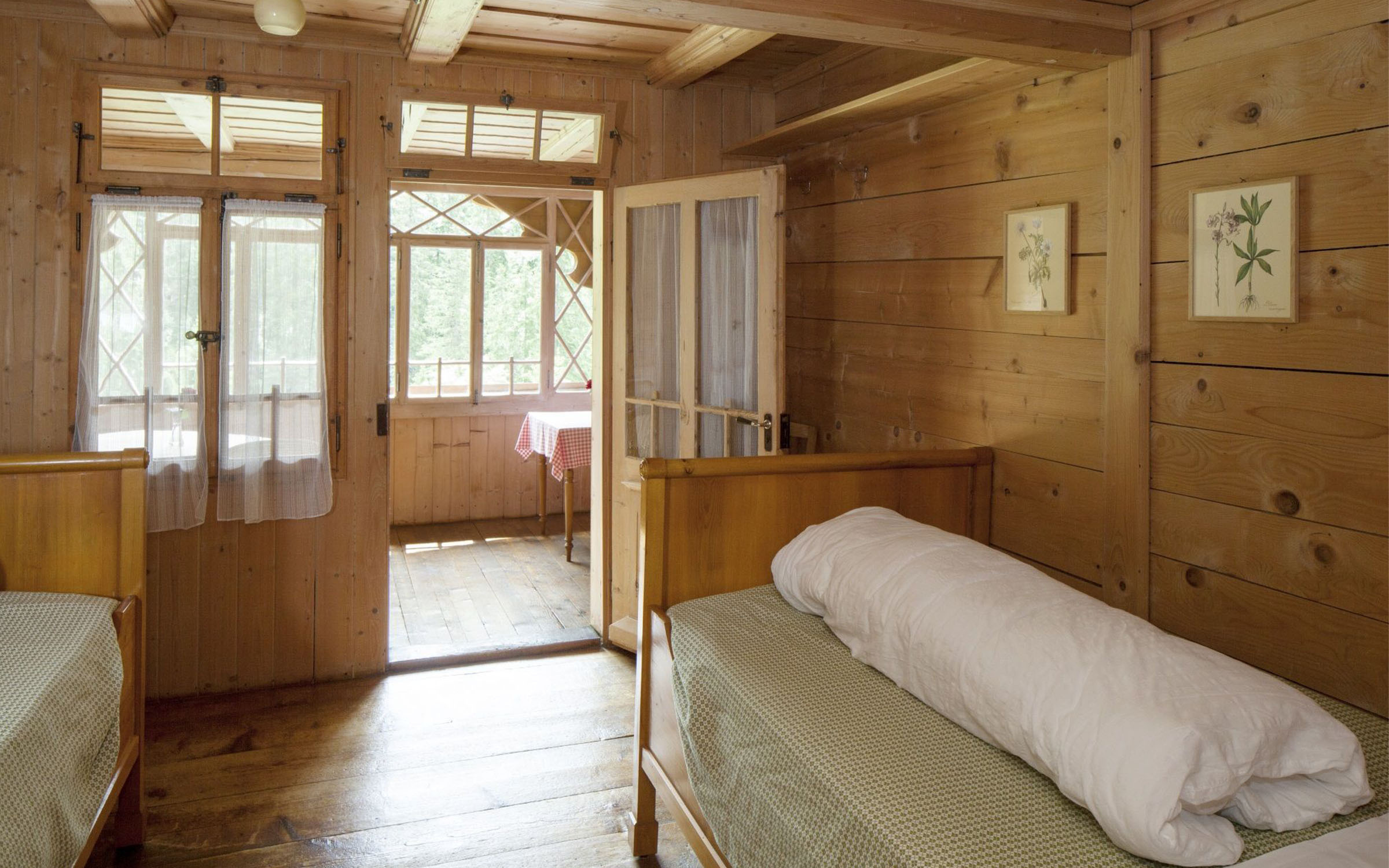 Portrait hotel pension waldrand pochtenalp kiental swiss historic hotels 08