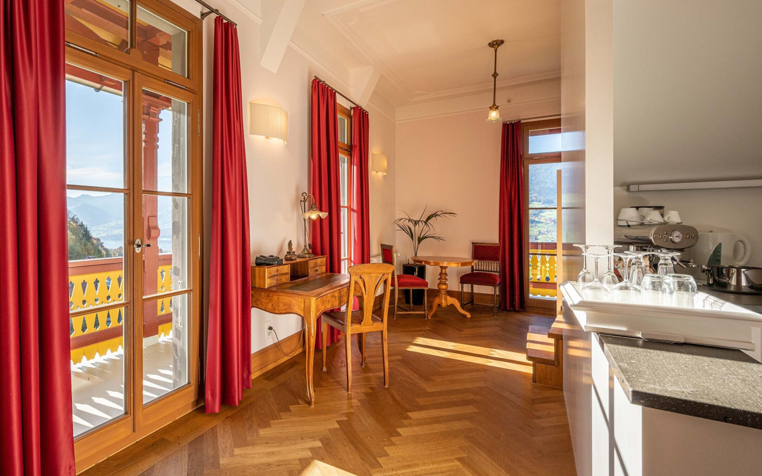 Zimmer hotel paxmontana flueli ranft swiss historic hotels 03