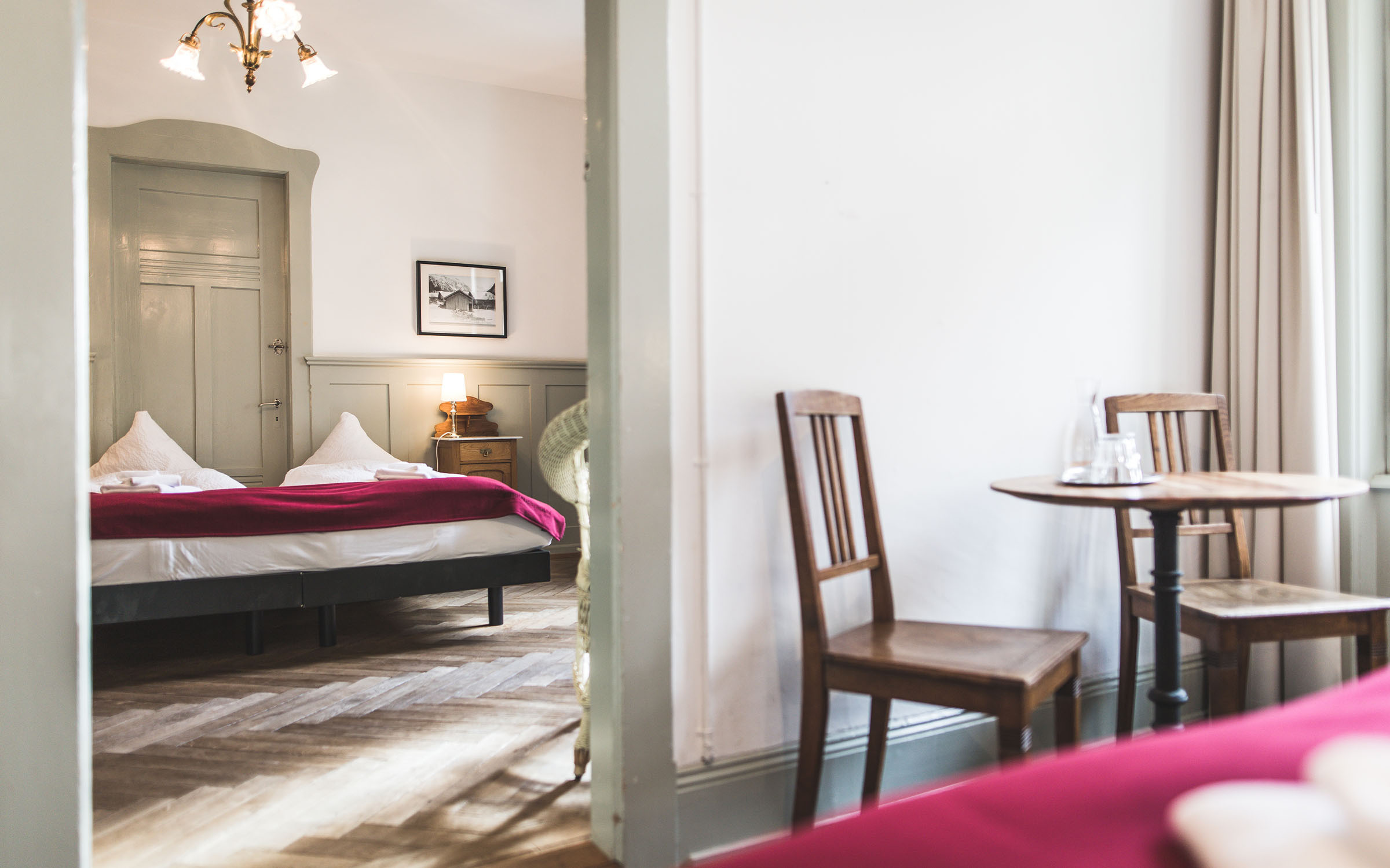Zimmer kurhaus berguen swiss historic hotels 04