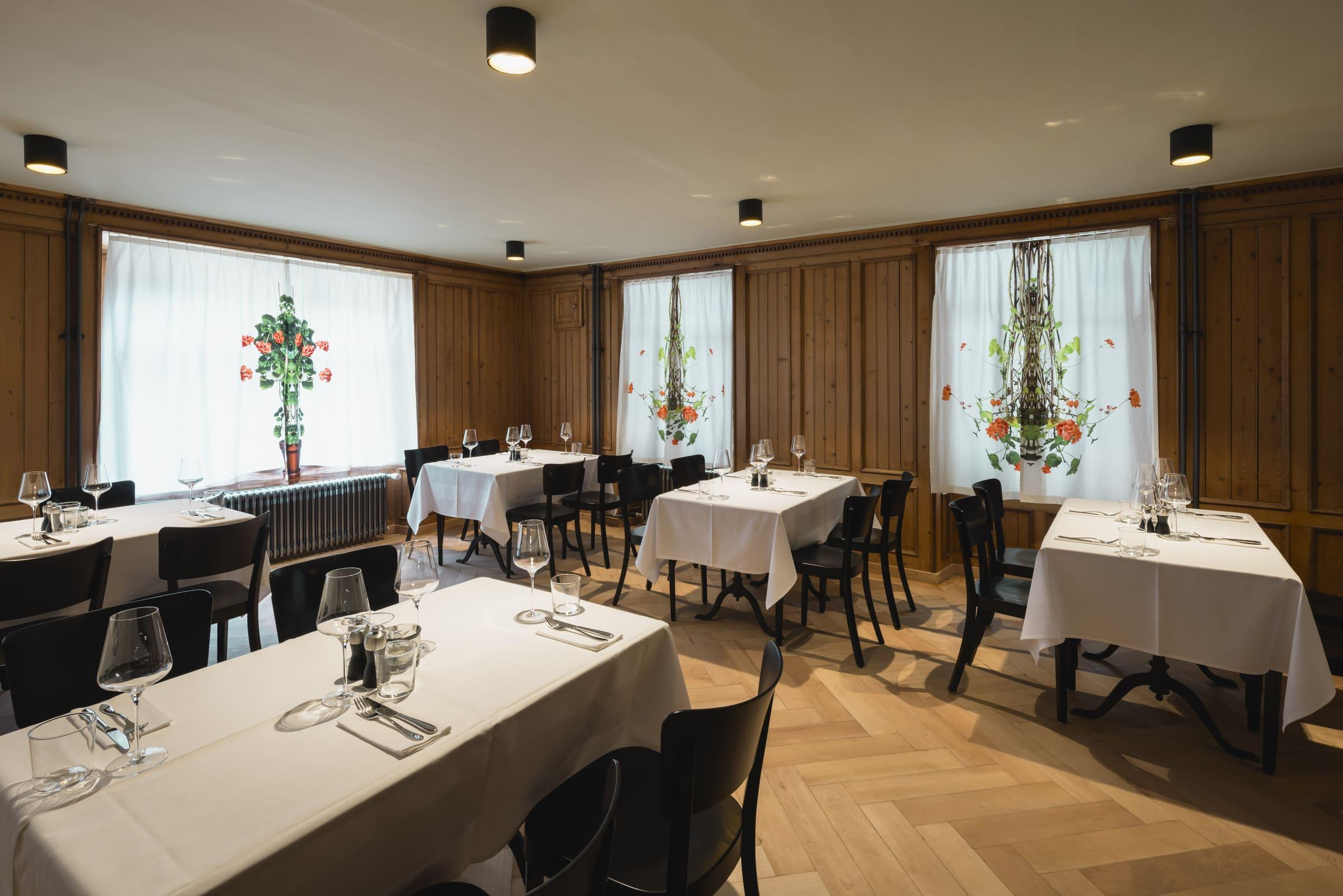 Swisshistorichotels posthotel loewe portrait13