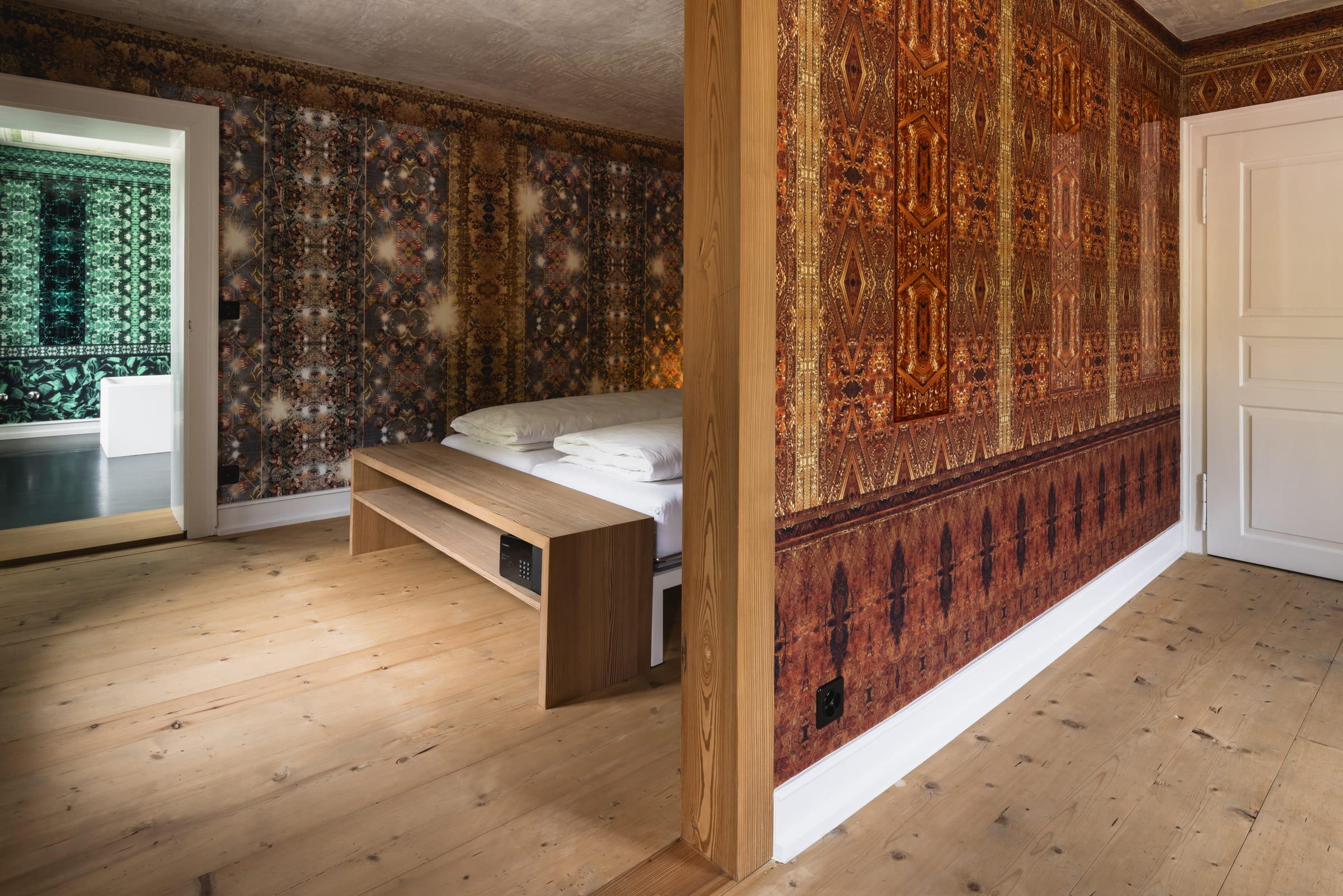 Swisshistorichotels posthotel loewe zimmer3