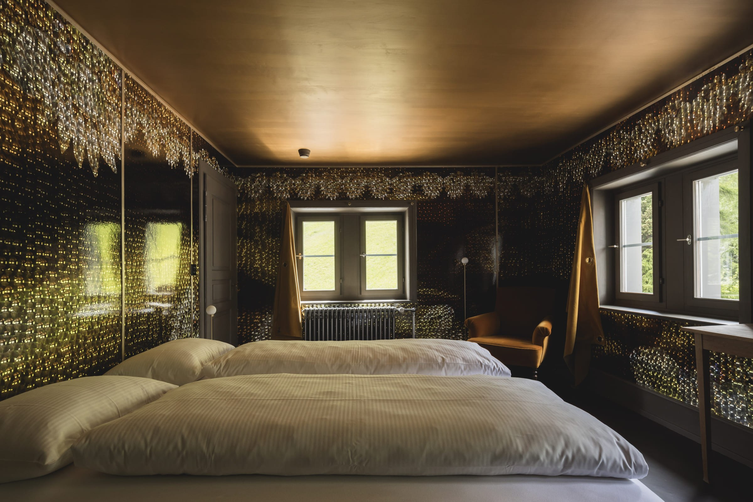 Swisshistorichotels posthotel loewe zimmer6